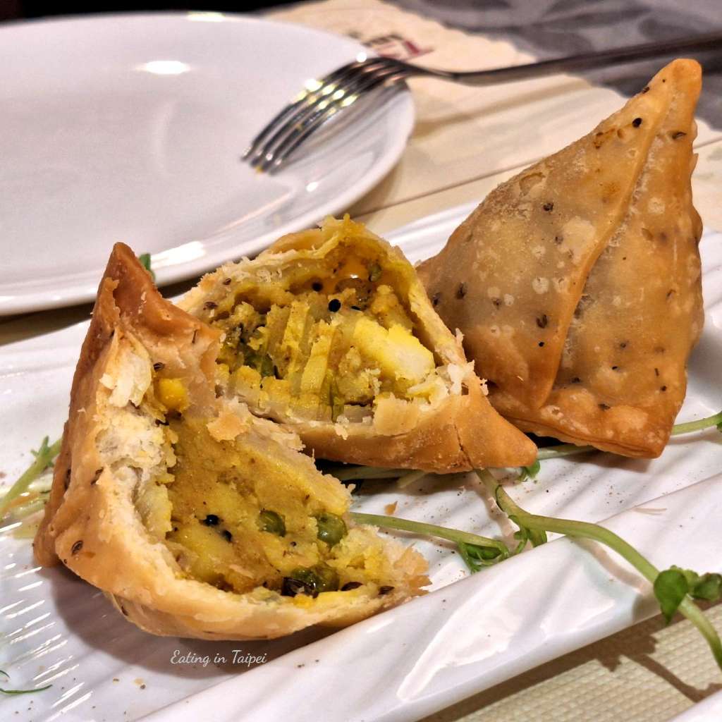 Burans Indian Kitchen Yonghe veg samosa 2