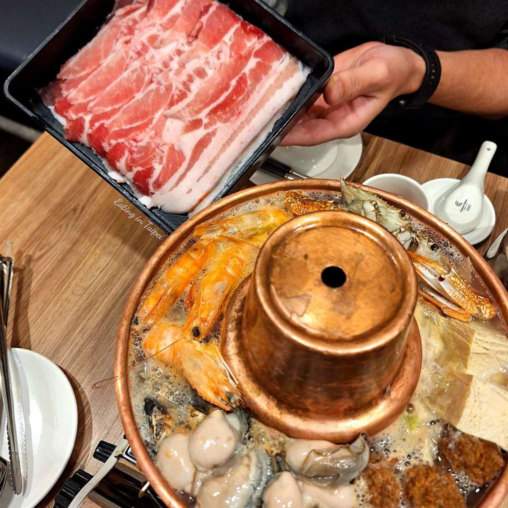 Tai He Lou pickled Chinese cabbage and pork pot